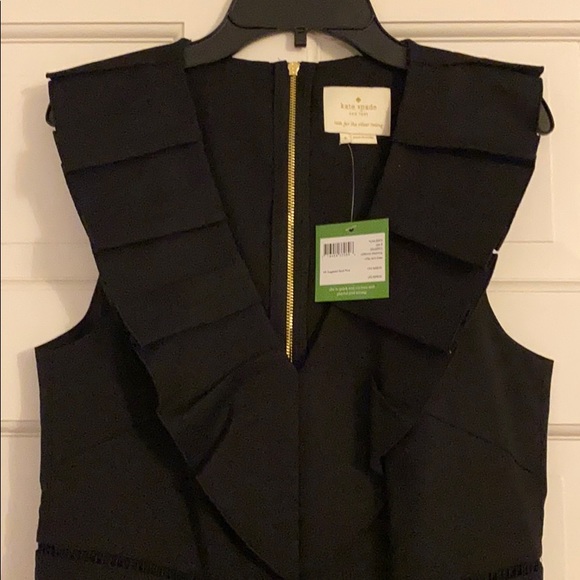 Kate Spade black dress. Comes to above the knee - Picture 3 of 7